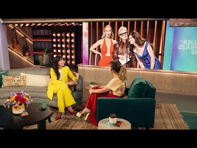 Anne Hathaway celebrates The Princess Diaries 2 and shouts out Kelly Clarkson || Braking news