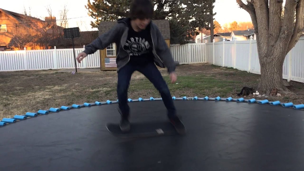 Cool Trampoline Skateboard Tricks !!!