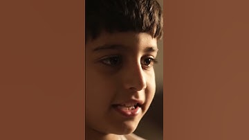 طفل يقرأ سورة الاخلاص