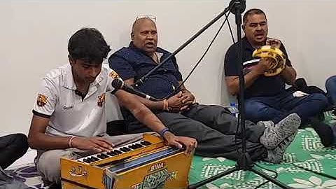 Kirtan from Brishab Gopal,Dholak by Shamal Chand  Disciple of  Khalid Hussein  (Qawali King),