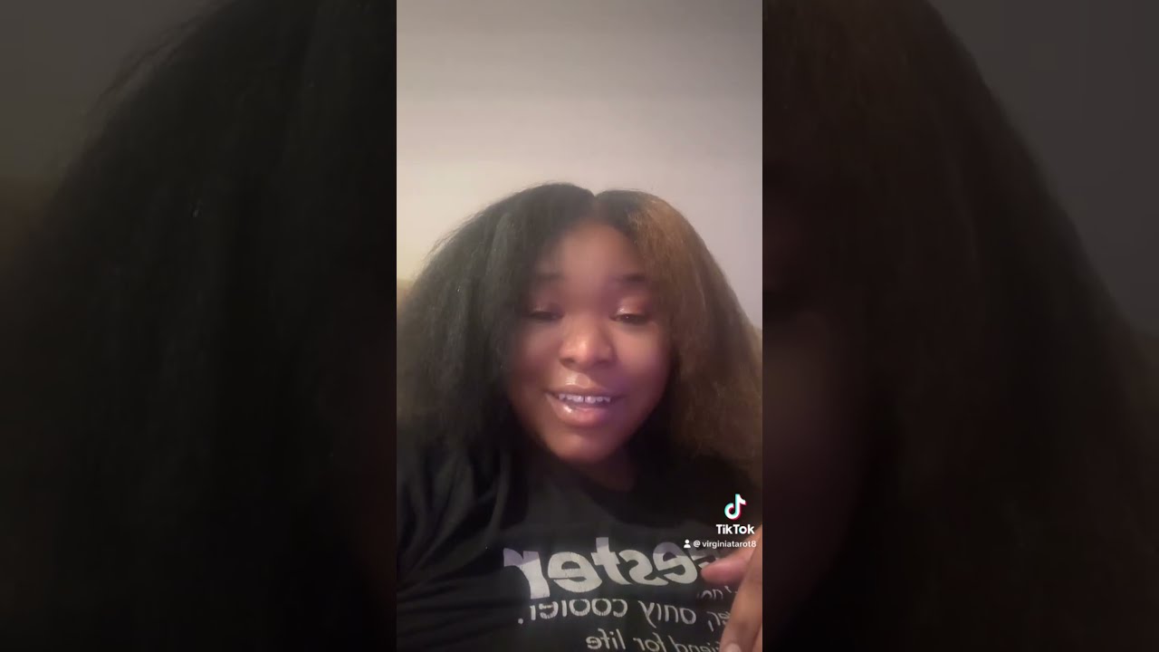 Dream message | a public figure don’t like your tarot cards 