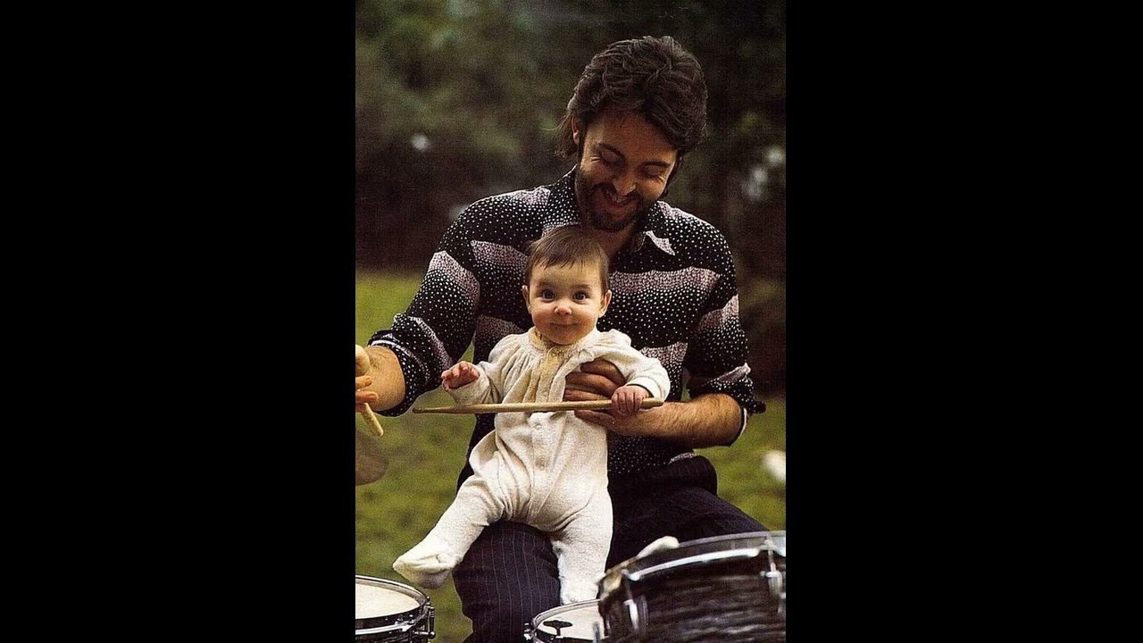 Paul McCartney drummer