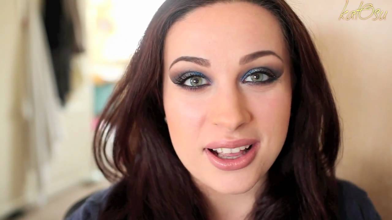 ** Makijaż brokatowy **