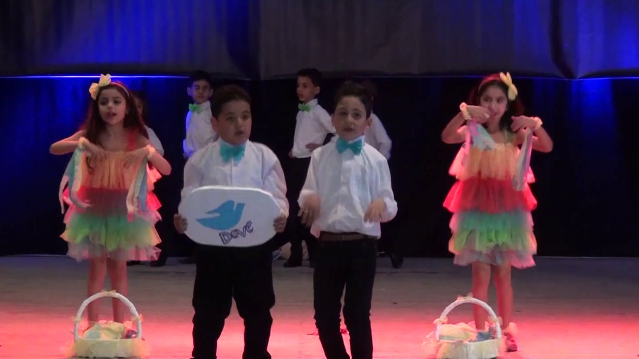 مشاركة طلاب مدرسة المجد بفقرة ياصحابي وصحباتي  بمهرجان شموع المجد