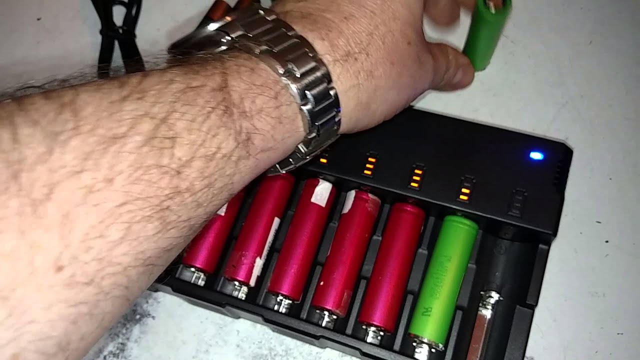 Review - Foxnovo F08 8-Slots Li-ion Ni-MH Ni-CD Universal Intelligent Battery Charger