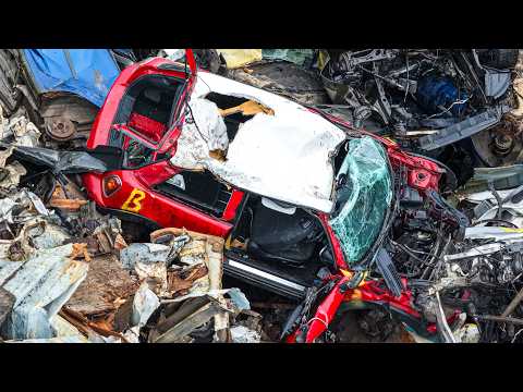 FUCHS MHL380 Material Handlers & Mountains of Scrap Metal + CARS!