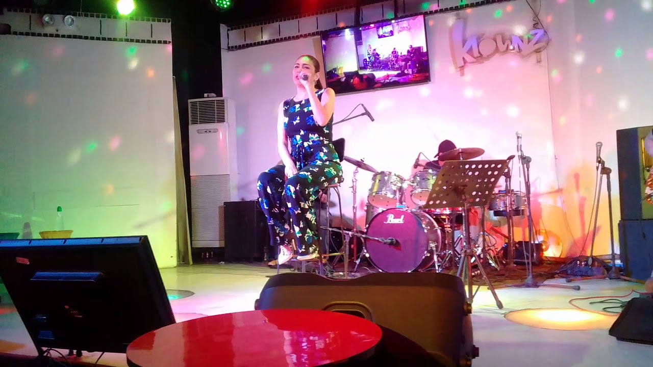 K brozas live@clown show