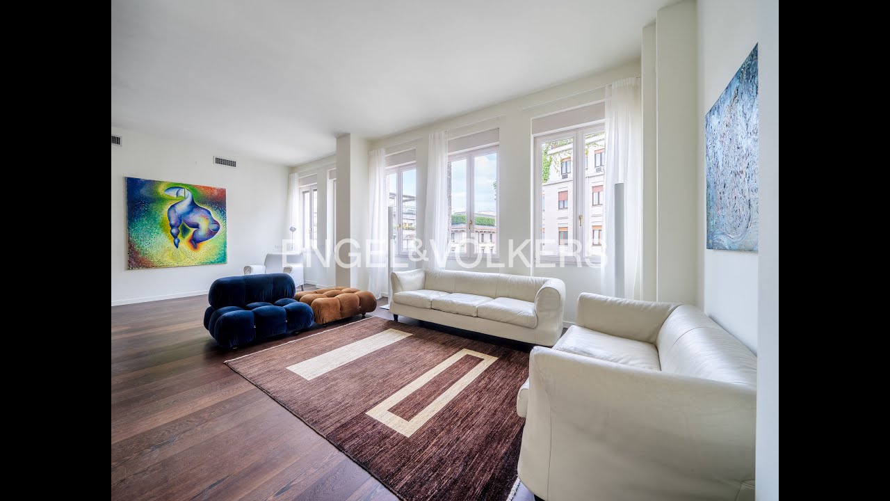 Piazza Sant'Ambrogio_Milano_W-02VH0F