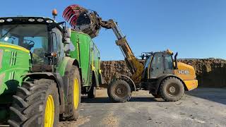 Incredible Farming, Feeding Cows, Drive Tractors, Big Mixer, New Holland