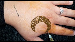 رمضان كريم نقش حناء🌙 بمناسبة رمضان رسم هلال رمضان 🌙very easy henna for ramadan