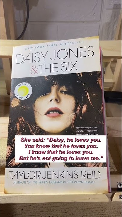 Daisy jones and the six barnes and noble