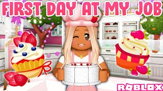 🧁 FIRST DAY AT MY JOB IN THE BAKERY 🍰 | Bloxburg Roleplay | Roblox