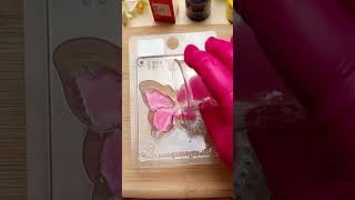 Веселая розовая бабочка, которая просто хочет летать и собирать пыльцу #shorts | Выдумщики