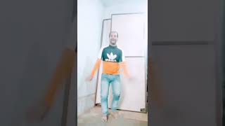 karlo karlo mera Aitbaar yaaro 😀😀 #shorts #dance #utubeshortsvideo #entertainment Resimi