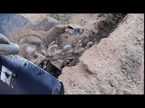 Ditch Witch R300