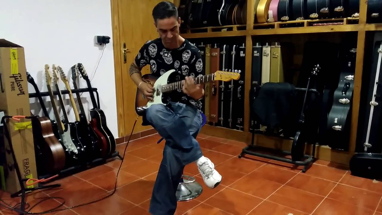 Fender PAWN SHOP ’72 RW 3TS Japan aa