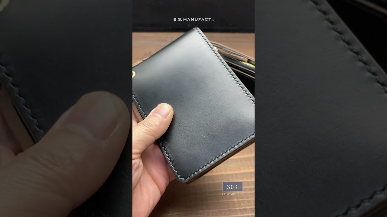 クロムエクセル マットシルバー色ホック 二つ折りトラッカーウォレット