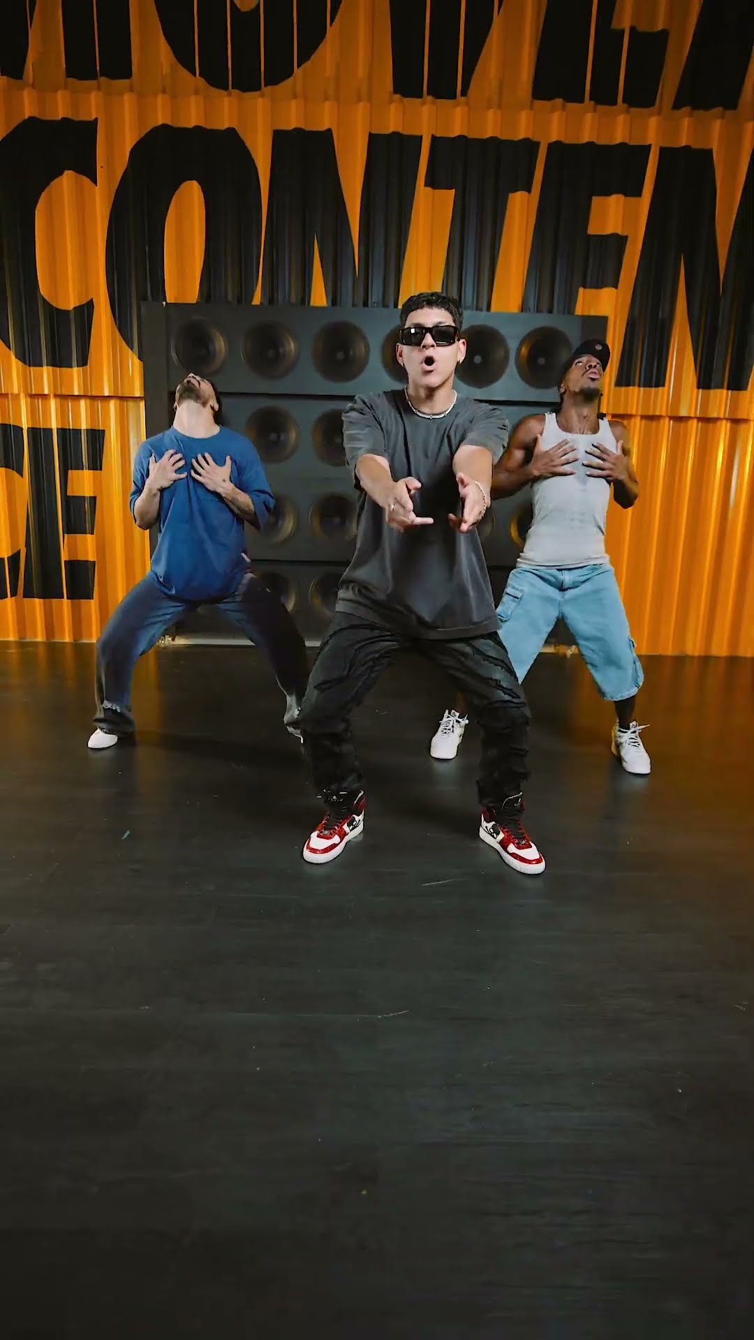 @lacruz presente no ?? e é claro que não podia deixar de dançar aqui na FitDance! ?
