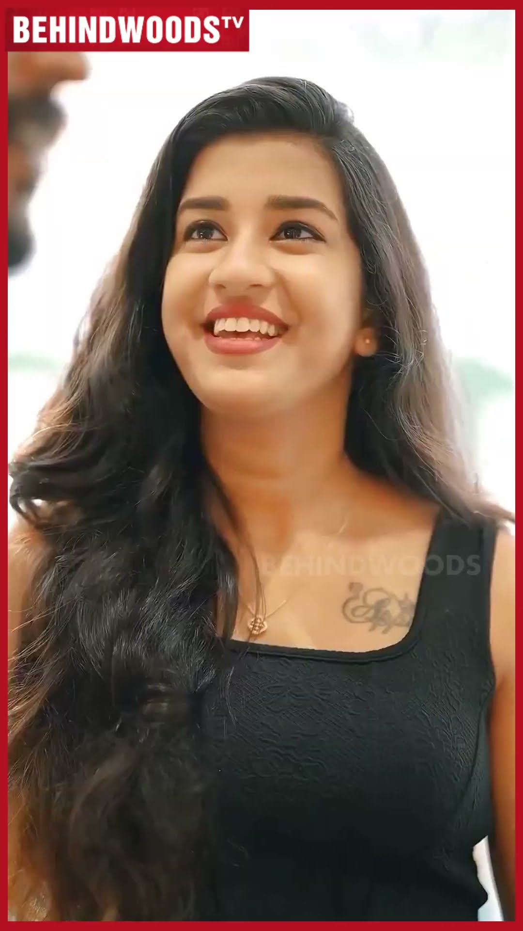 'உங்களுக்கு புடிச்ச அதே Bike தான்' ? கண்ண கட்டி கணவனுக்கு மனைவி தந்த Surprise