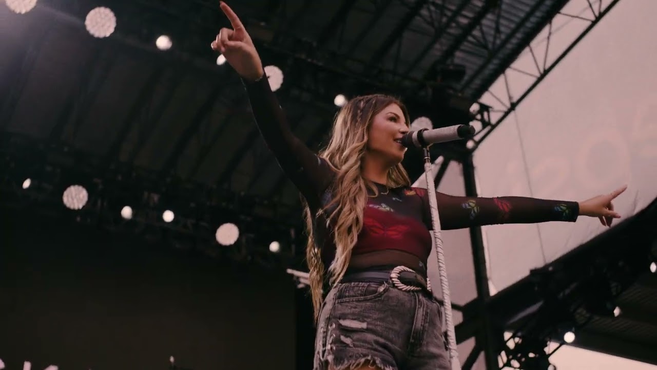 Jess Moskaluke LIVE at Sunfest 2023 performing "Drive me Away" & "Cheap Wine and Cigarettes" 4K