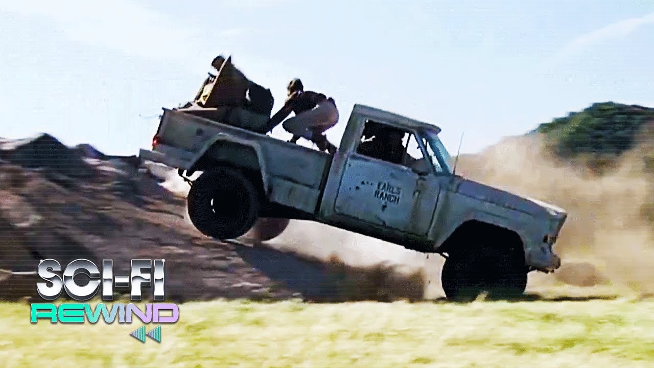 Dragged to a Cliff's Edge! | Tremors 2: Aftershocks | Sci-Fi Rewind