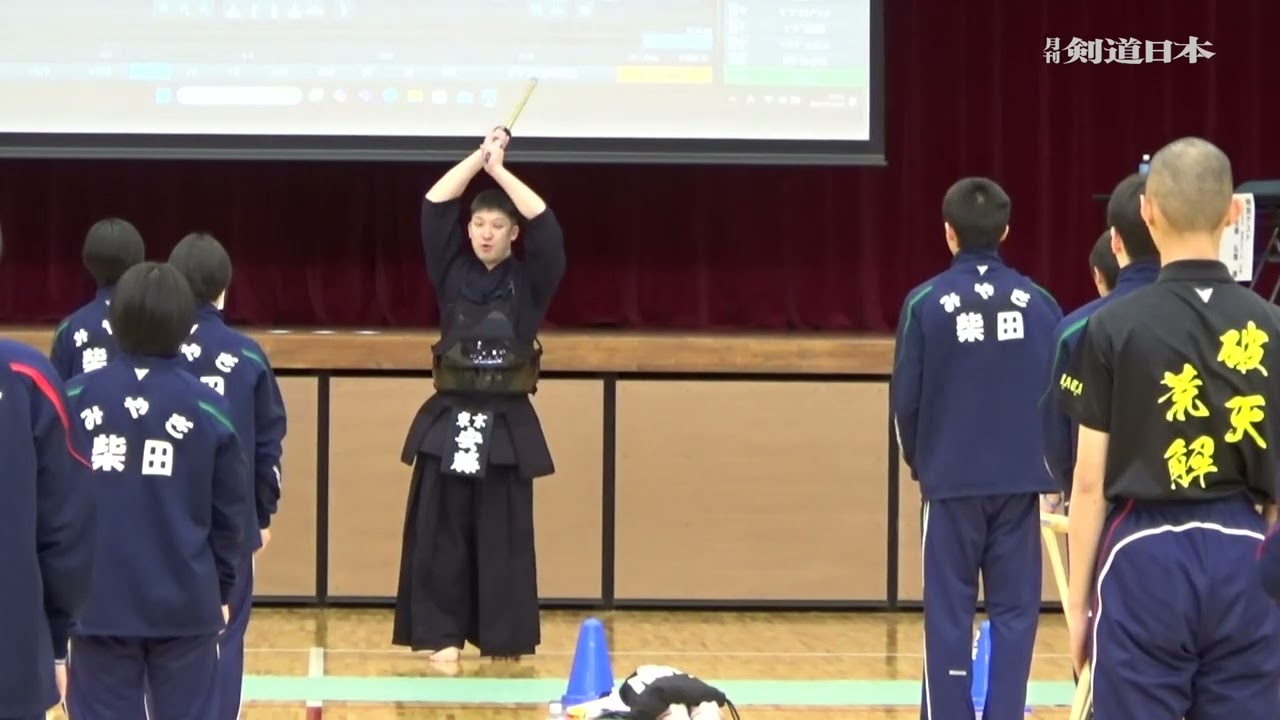 安藤翔氏の素振り指導（ICTフォーラムにて「４」）