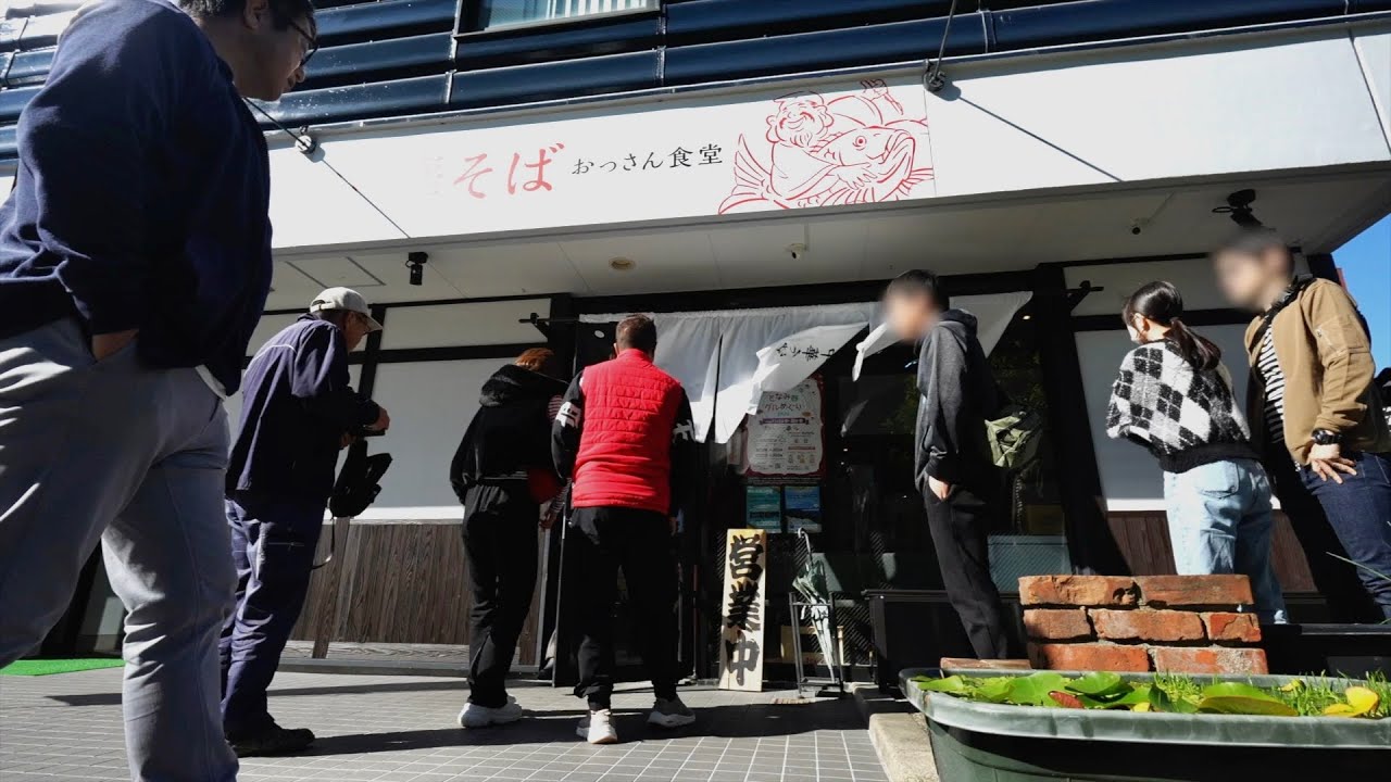 富山）13時間働く店主の中華そばに客が押し寄せる！無化調で作り続ける行列店に密着取材