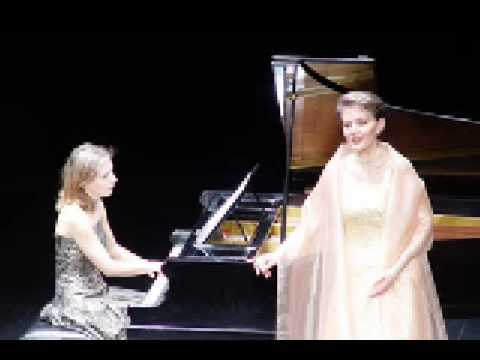 Olga and Natalia Pasichnyk - There Stands A High Mountain - Ukrainian Song