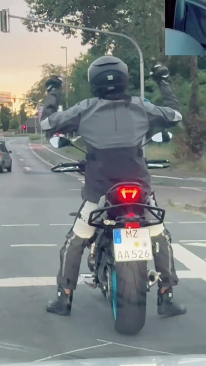 @tiktok #duet w/ @fahrlehrerbora12 Jam out! #goforit #americana #motorcycle #dance #dancing