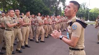 Yel yel bersama Praja IPDN. SEMANGAT!