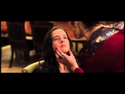 vampire-academy-official-trailer