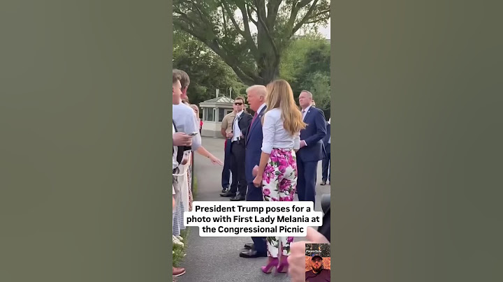 President Trump poses for aphoto with First Lady Melania at the Congressional Picnic #trump #maga