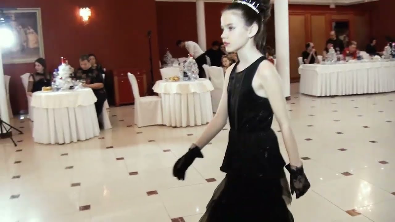 Модели на подиуме. World Fashion. Презентации моды. Москва 2023г.