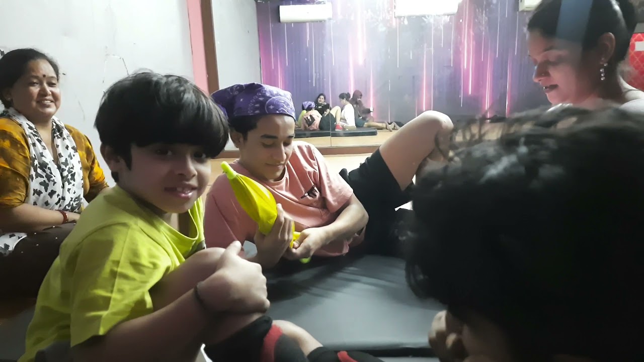 akash bhiya humesha masti ke mood me hi rahte hai tabhi to cute hai😘