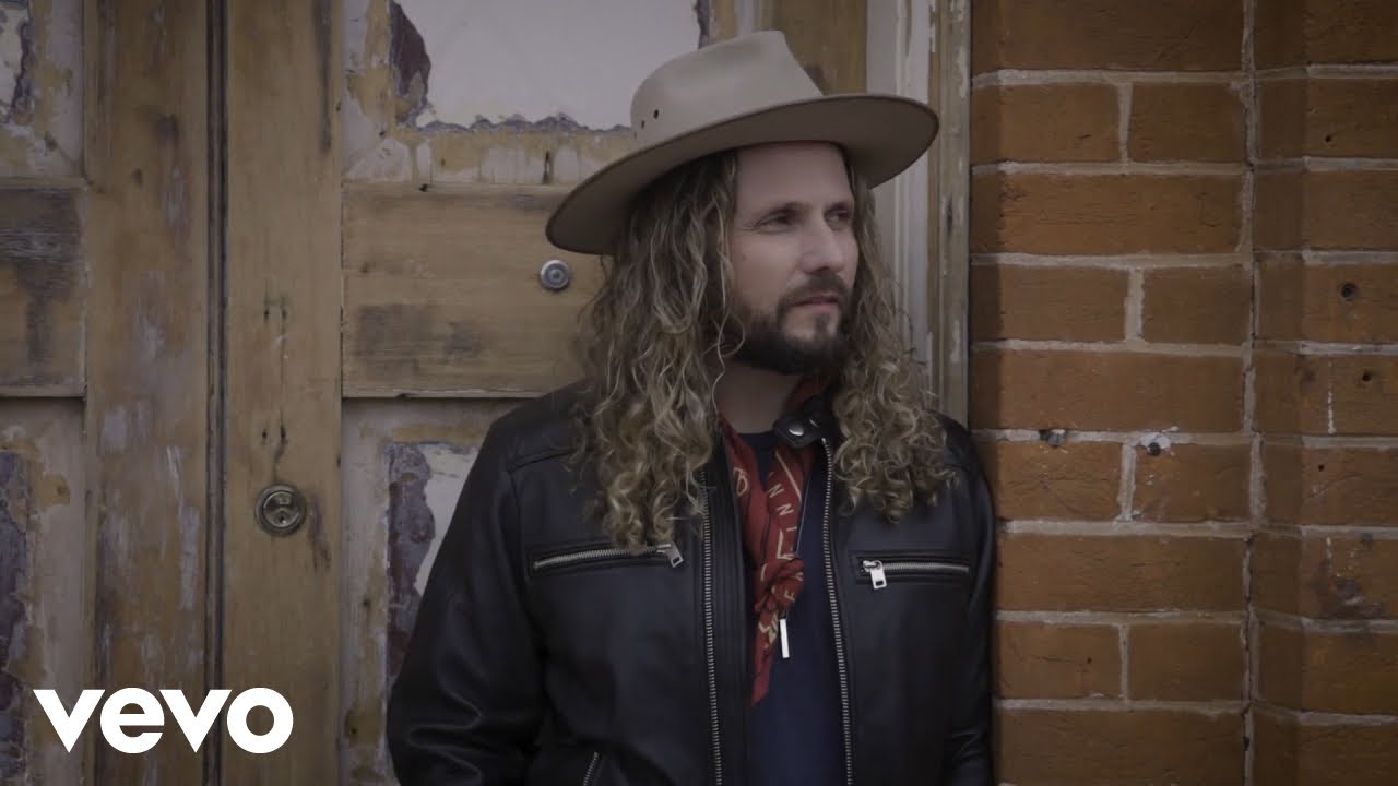 Andy Penkow - Aussie Rain (Official Music Video) adlı videoyu YouTube'da izle Andy Penkow - Aussie Rain (Official Music Video) adlı videoyu YouTube'da izle