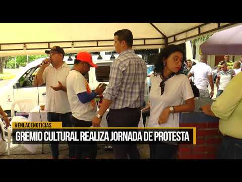 Gremio cultural realiza jornada de protesta a las afueras del palacio municipal