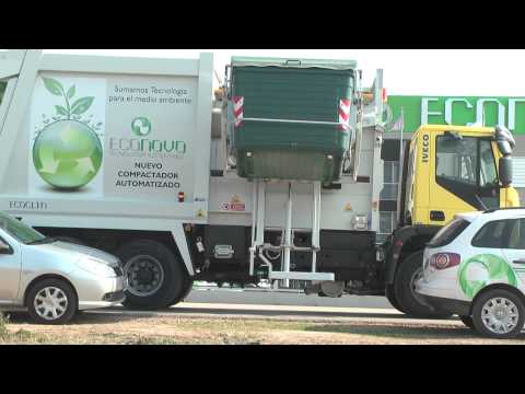 Vídeo: Què és un camió de càrrega lateral per a un contenidor?
