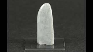 糸魚川産 翡翠 原石 磨き 6.5g / Japanese Jadeite - YouTube