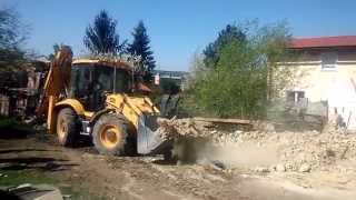 Buranie Domu Jcb A Odvoz Odpadu 0904 673 952