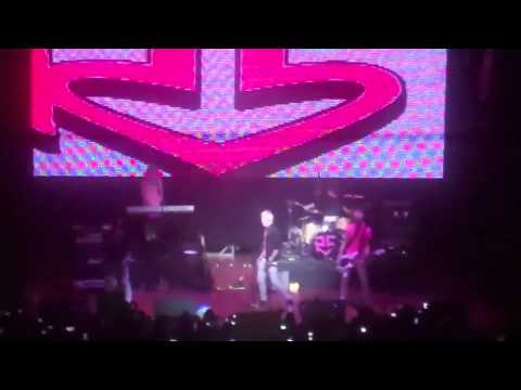 R5 TV - Santa Ana! WCT - Unlisted video from pop-rock band R5, of footage from when they were in Santa Ana as part of their West Coast Tour.