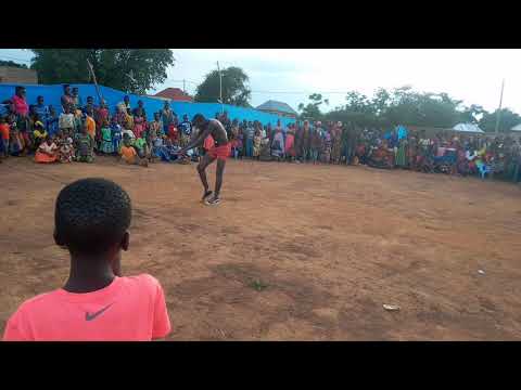 Tazama Aricho Kifanya Chai Jaba Kwenye Show Ya Komando K B One Shibaranga 