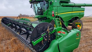 John Deere S780 Harvest Debut