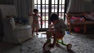 Brincando Com O Primo