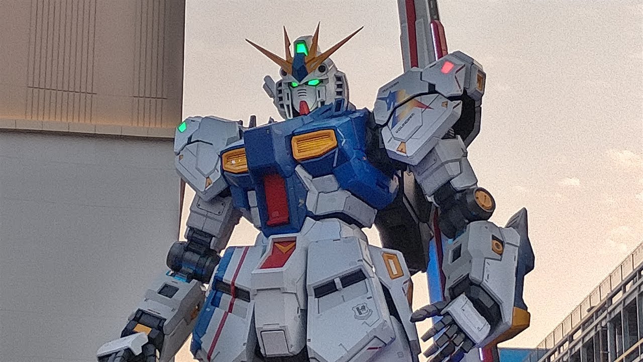 福岡 RX-93ff ν(ニュー)ガンダム立像【2022年5月4日】LA900S ダイハツ タフト・Gターボ