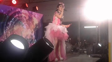 李宝恩 sang Hokkien song and talked to 王雷。