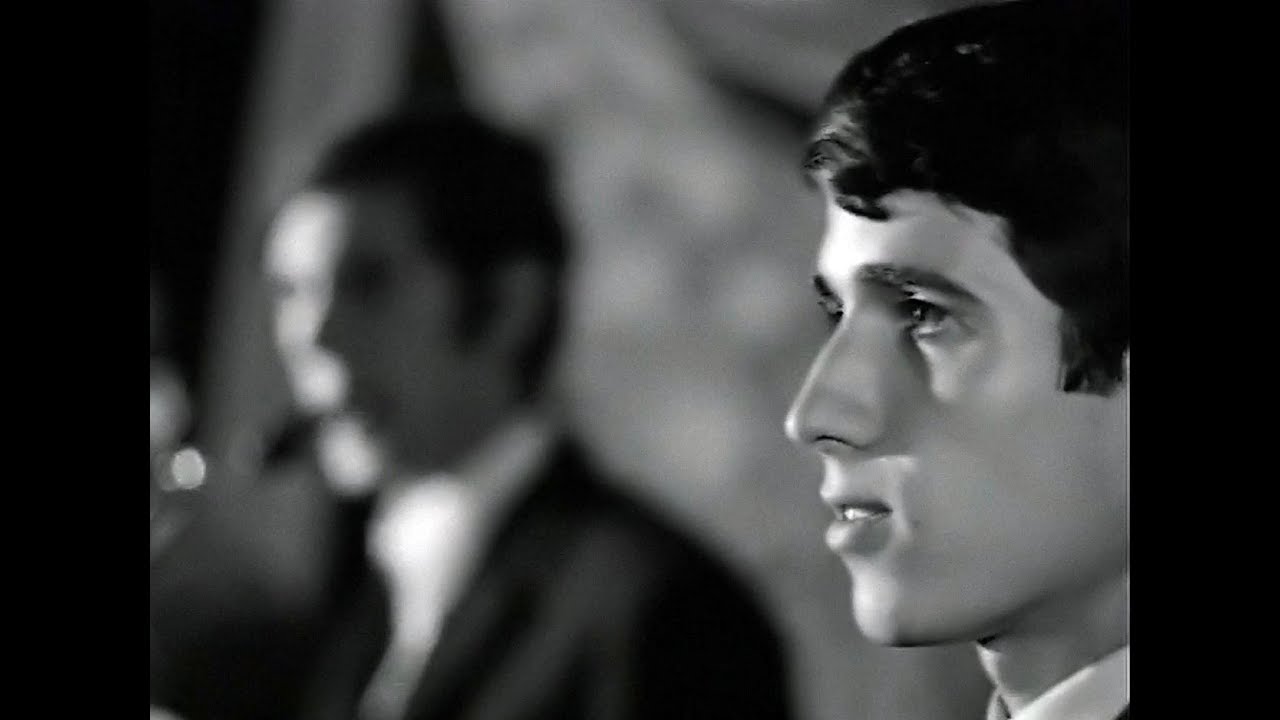OLYMPIANS – Σχολείο (Ό,τι λάμπει είναι χρυσός, 1966) – Music Video OLYMPIANS – Σχολείο (Ό,τι λάμπει είναι χρυσός, 1966) – Music Video