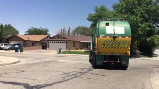 Mack LE Mcneilus autoreach 101458