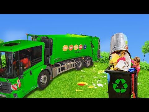 Çocuklar GERÇEK bir çöp kamyonu ile bir parkı temizliyor - Derleme  🚛♻