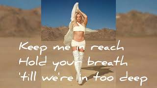 Britney Spears-Swimming in The Stars (Lyrics)