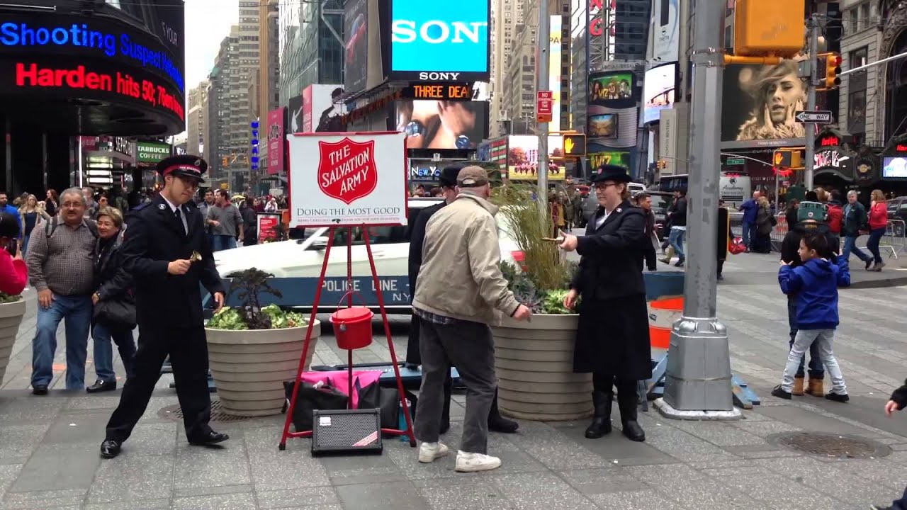 NYC AMAZING SALVATION ARMY BELL RINGERS A MAN DANCES INTO MY VIDEO TO